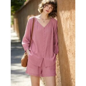 Pink casual sun protection suit for women 2026 summer new three-quarter sleeves slit v-neck shirt and shorts two-piece set